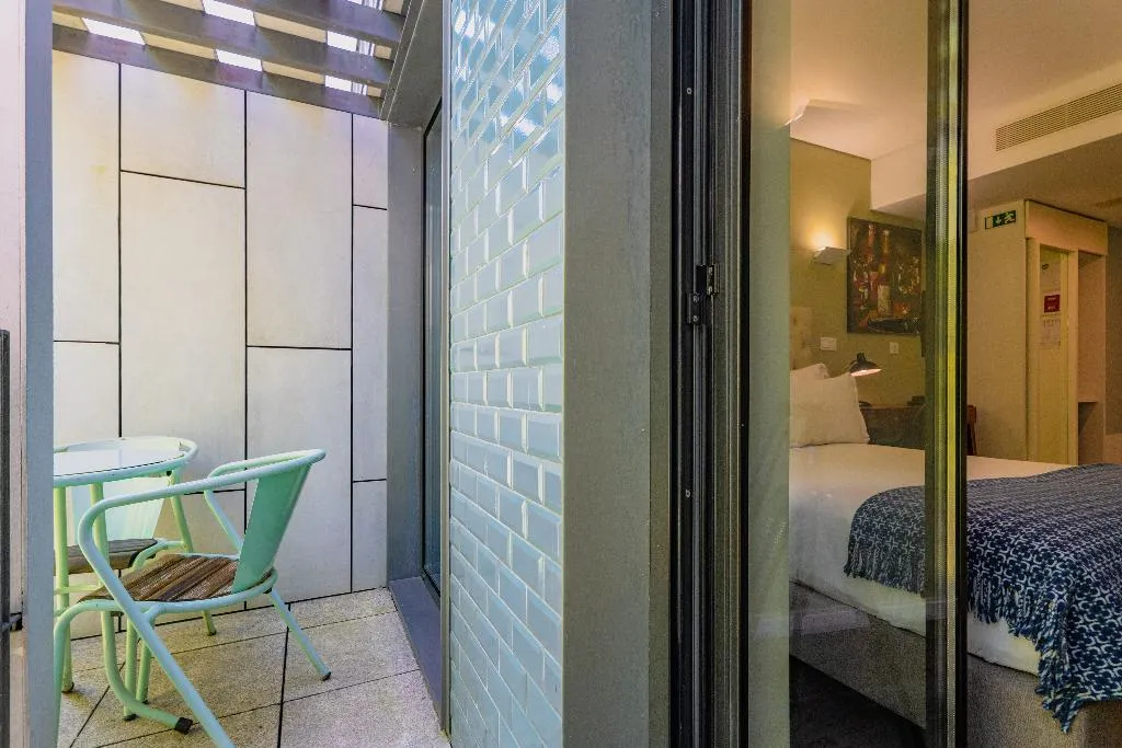 Double or Twin CAPACITY 2 ONE BEDROOM Room, Jardim Da Batalha By Shiadu, Porto