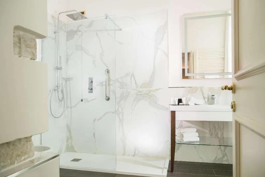 SUITE KING SIZE BED Room, Grand Hotel Villa Torretta, Curio by Hilton, Milan
