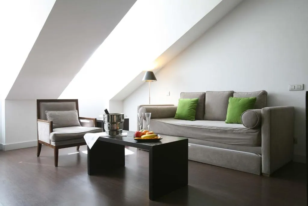 JUNIOR SUITE CAPACITY 3 Room, Hotel Meninas, Madrid