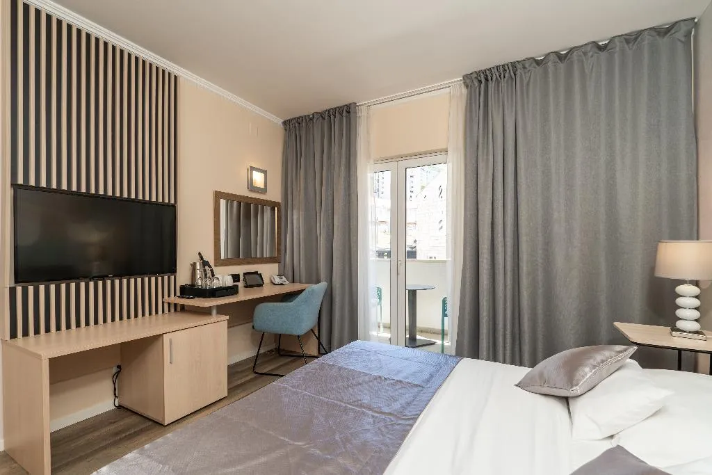 DOUBLE STANDARD Room, Berkeley, Dubrovnik