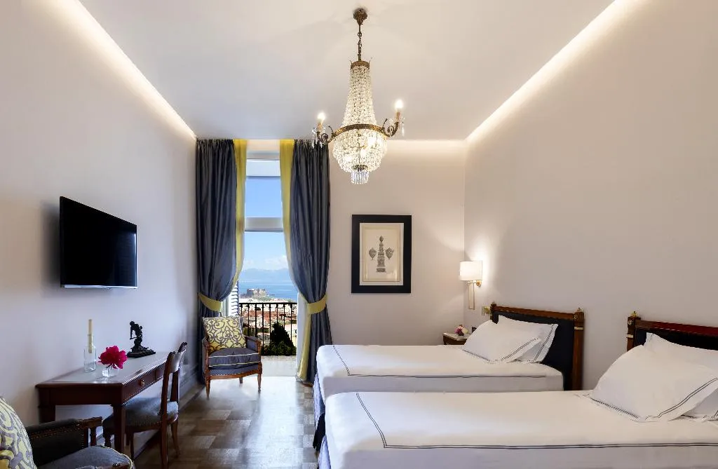 Double or Twin COMFORT SEA VIEW Room, Grand Hotel Parker's, Naples