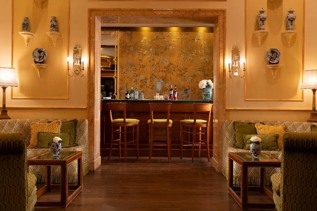 Lobby, Degli Aranci, Rome