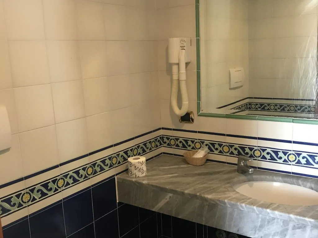 Room, Albatros, Naples