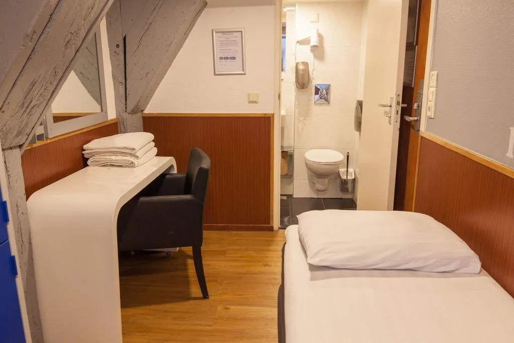 TRIPLE STANDARD Room, Travel, Amsterdam