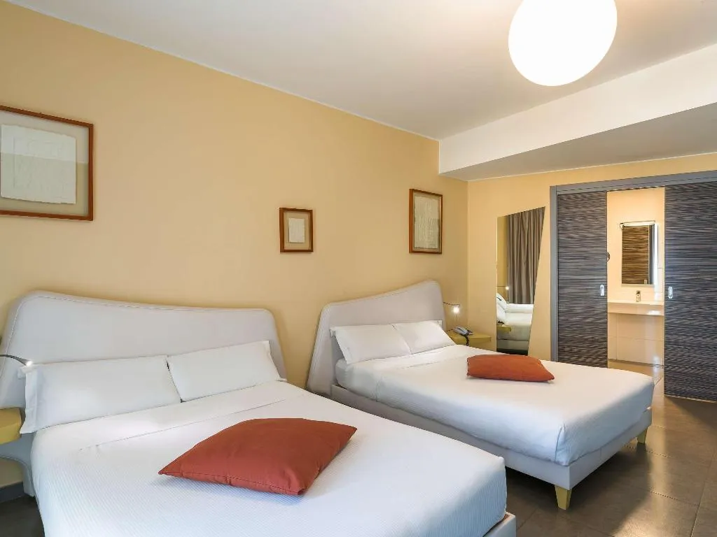 DOUBLE TWO QUEEN BEDS SUPERIOR Room, Ibis Styles Catania Acireale, Catania