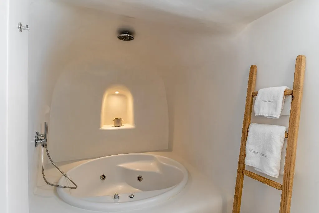 SUITE WITH JACUZZI Room, Panorama Santorini Boutique Hotel, Santorini