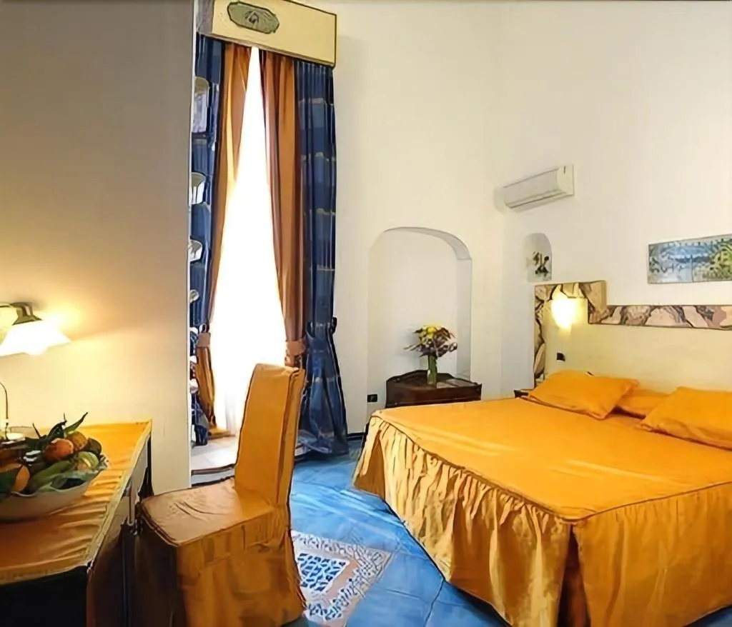 Room, Hotel Floridiana, Naples