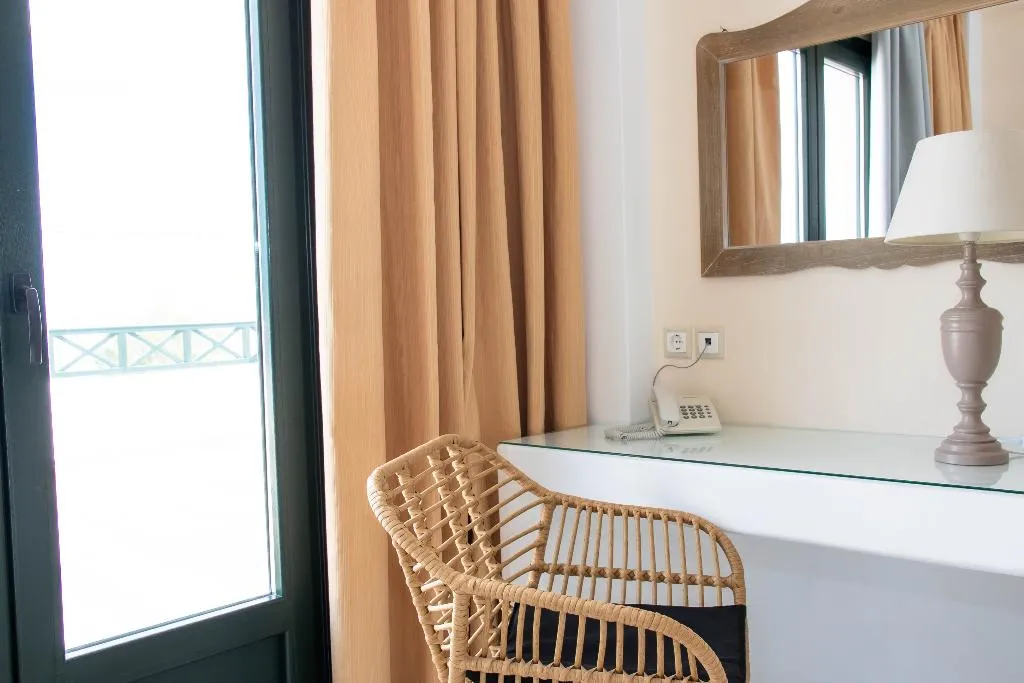 APARTMENT SEA VIEW CAPACITY 5 Room, Sellada Beach, Santorini