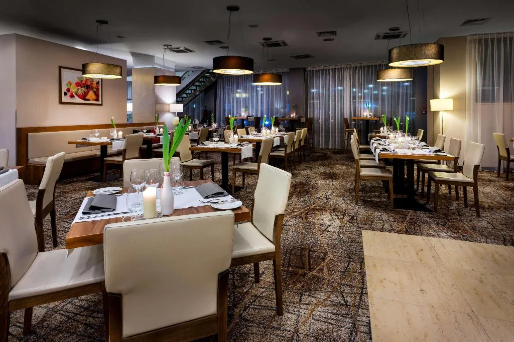 Restaurant, Hilton Garden Inn Krakow, Krakow