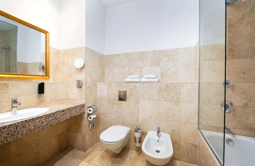 JUNIOR SUITE CAPACITY 1 Room, Leonardo Hotel Berlin KU’DAMM, Berlin
