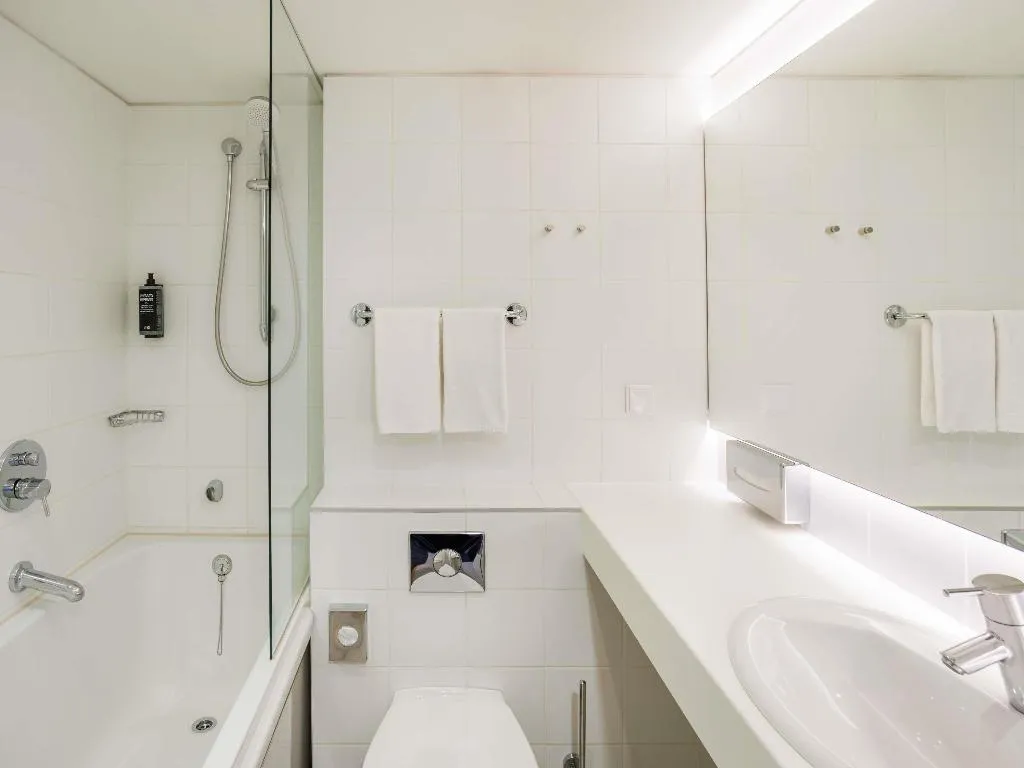 DOUBLE QUEEN SIZE BED Room, Ibis Styles Tallinn, Tallinn