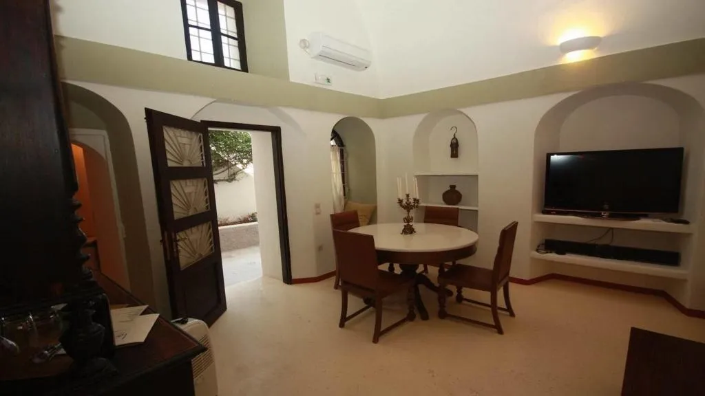 SUITE HONEYMOON Room, Lava Suites & Lounge, Santorini
