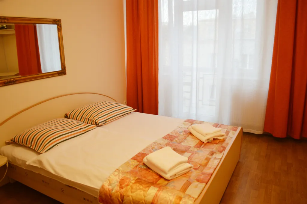 Room, Monika, Krakow