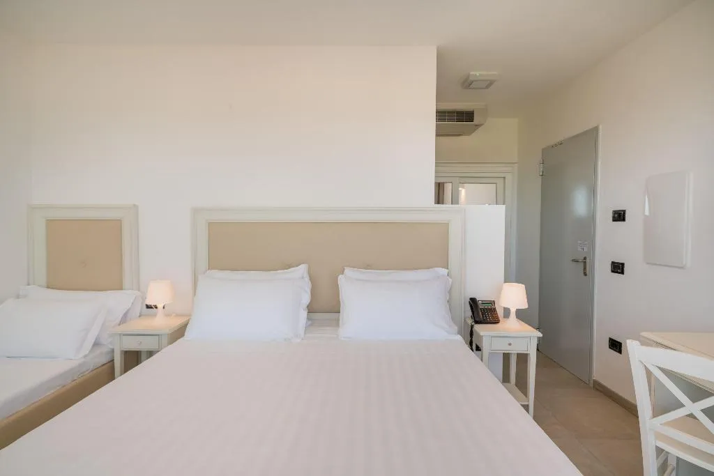 TRIPLE SEA FRONT Room, Bellevue Resort Sardinia Affiliated By Melia, Alghero