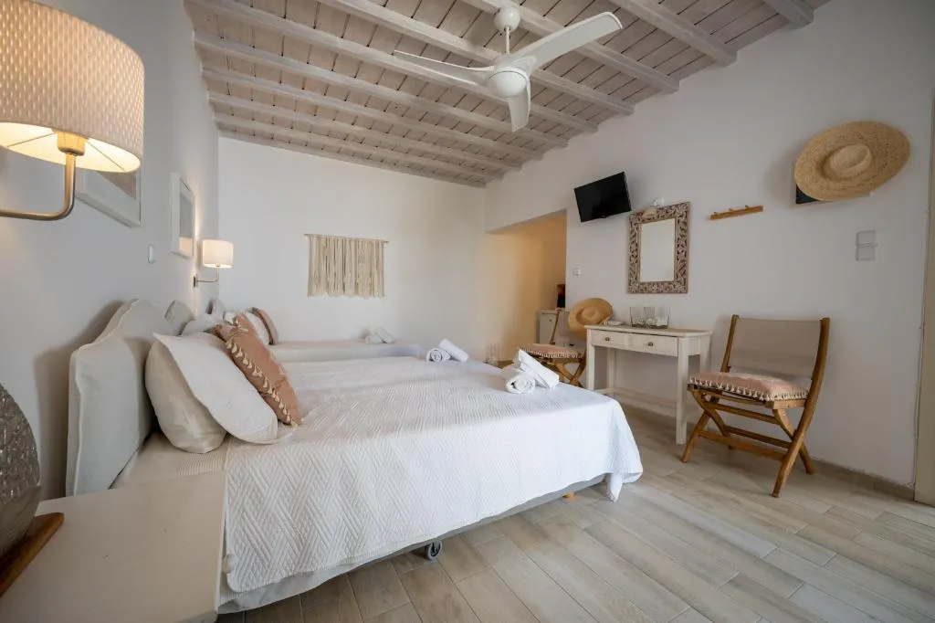 TRIPLE DELUXE GARDEN VIEW Room, Mykonos Twins, Mykonos