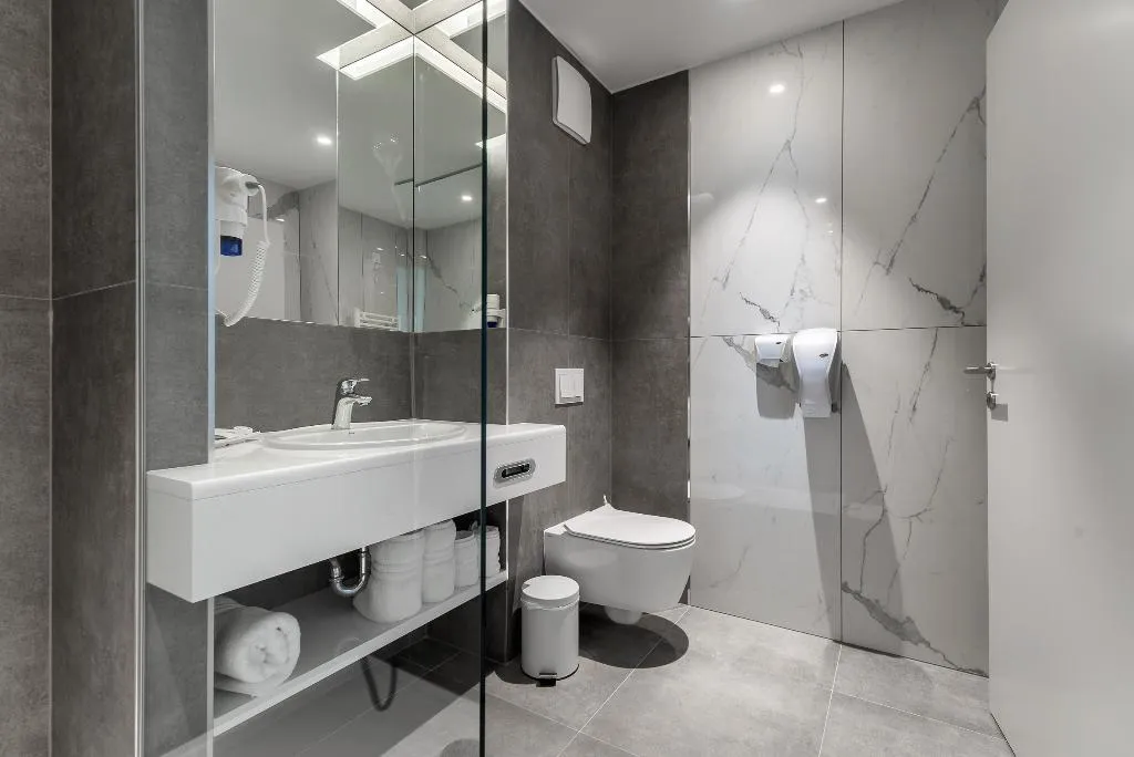 DOUBLE DELUXE PARTIAL OCEAN VIEW Room, Boutique Hotel Mirjam, Split
