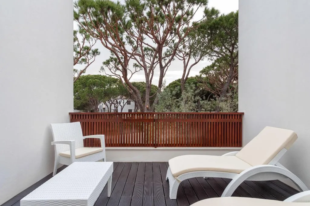 Room, Pine Cliffs Village & Golf Suites, Algarve