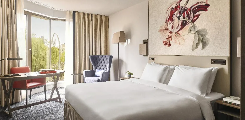 Room CANAL VIEW Room, Hyatt Regency Amsterdam, Amsterdam