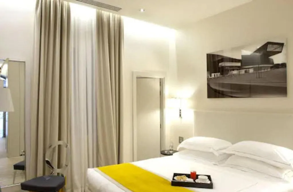 SUITE EXECUTIVE KING BED Room, Mood 44, Rome