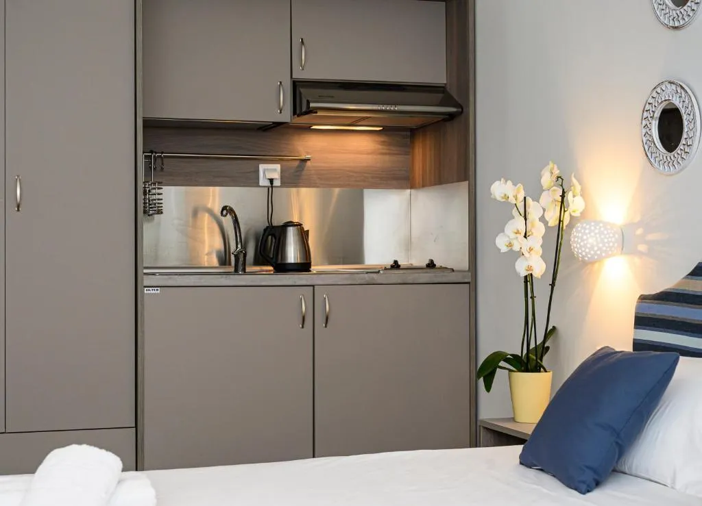 TRIPLE CLASSIC Room, Parthenon Art Executive Wing, Thessaloniki