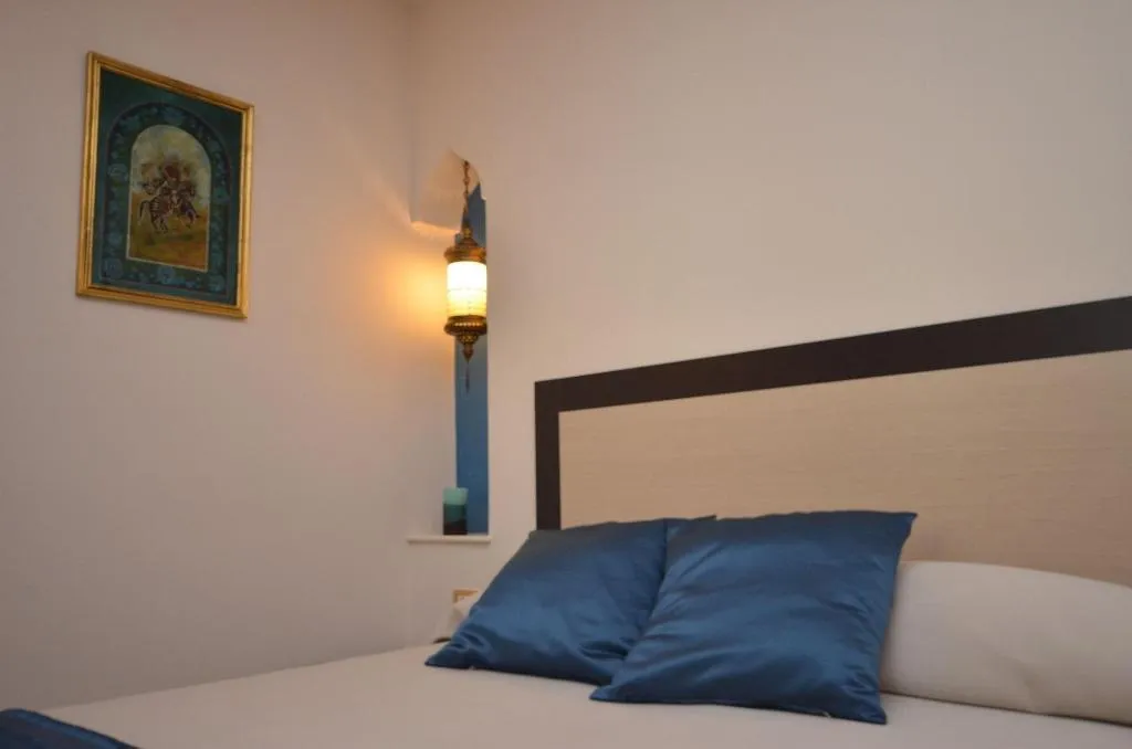 Room, RIAD - Comfort Rooms, Palermo