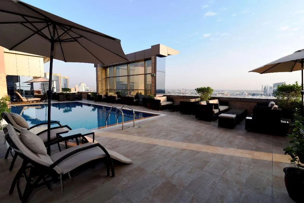 Pool, Best Western Plus Pearl Creek, Dubai