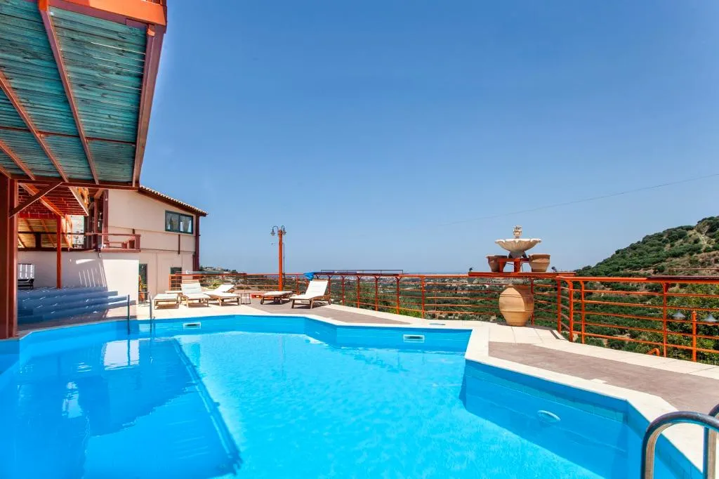 Pool, Estate Kares, Crete