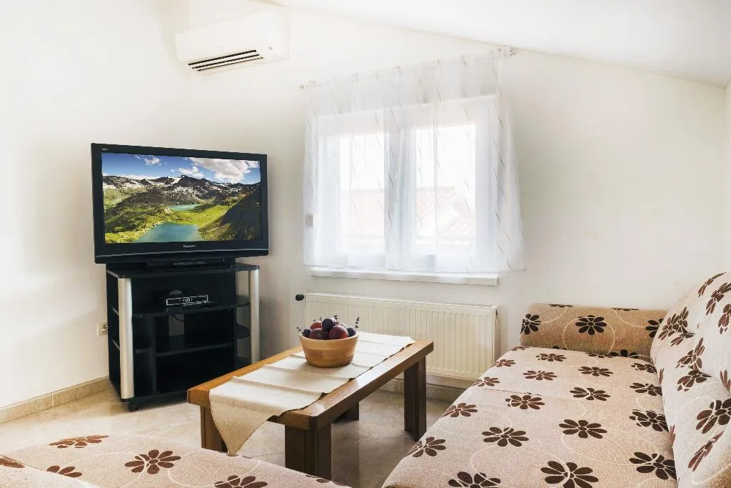 APARTMENT CAPACITY 5 Room, Apartments Danka, Istria