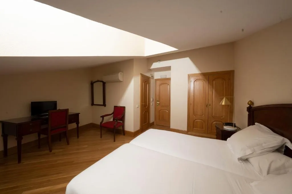 Double or Twin ECONOMY Room, Miranda and Suizo, Madrid
