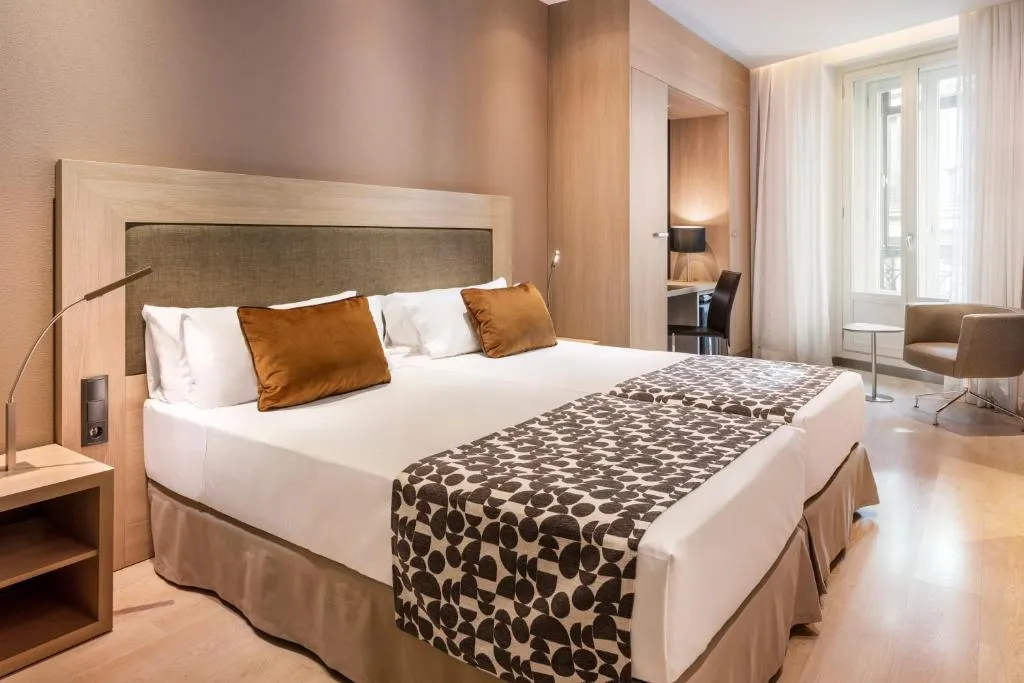 Double or Twin SUPERIOR Room, Catalonia Plaza Mayor, Madrid