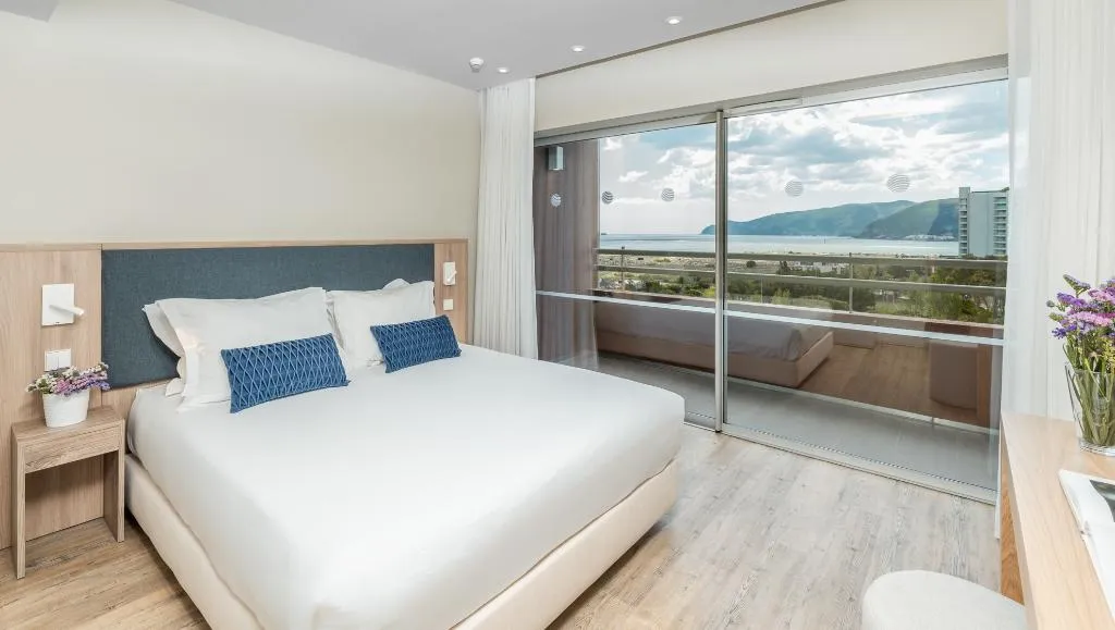 APARTMENT PREMIUM SEA VIEW Room, The Pearl Troia, Lisbon