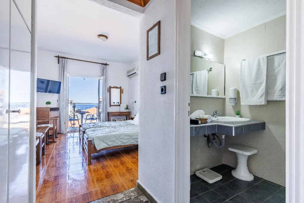 Double or Twin SIDE SEA VIEW Room, Hotel Dionyssos, Skiathos