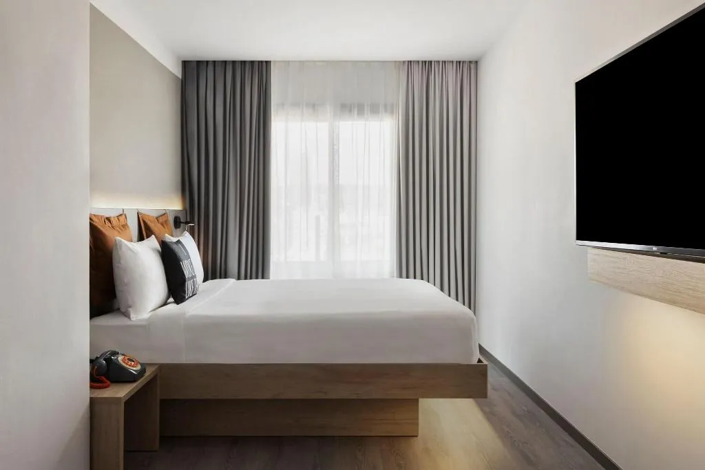 DOUBLE QUEEN SIZE BED Room, Moxy Barcelona, Barcelona