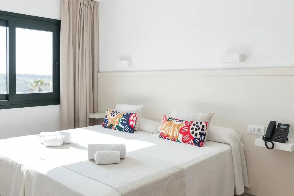 APARTMENT GARDEN VIEW Room, Beach Club, Menorca