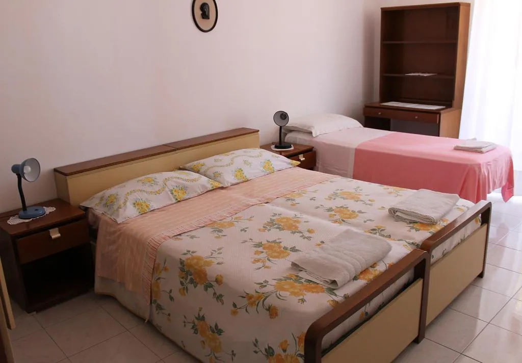 TRIPLE ECONOMY Room, Villa Luna di Miele, Naples