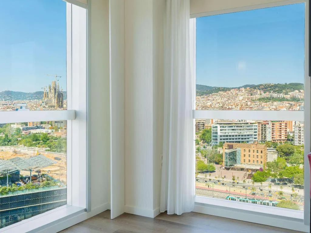 DOUBLE SUPERIOR WITH VIEWS Room, Novotel Barcelona City, Barcelona