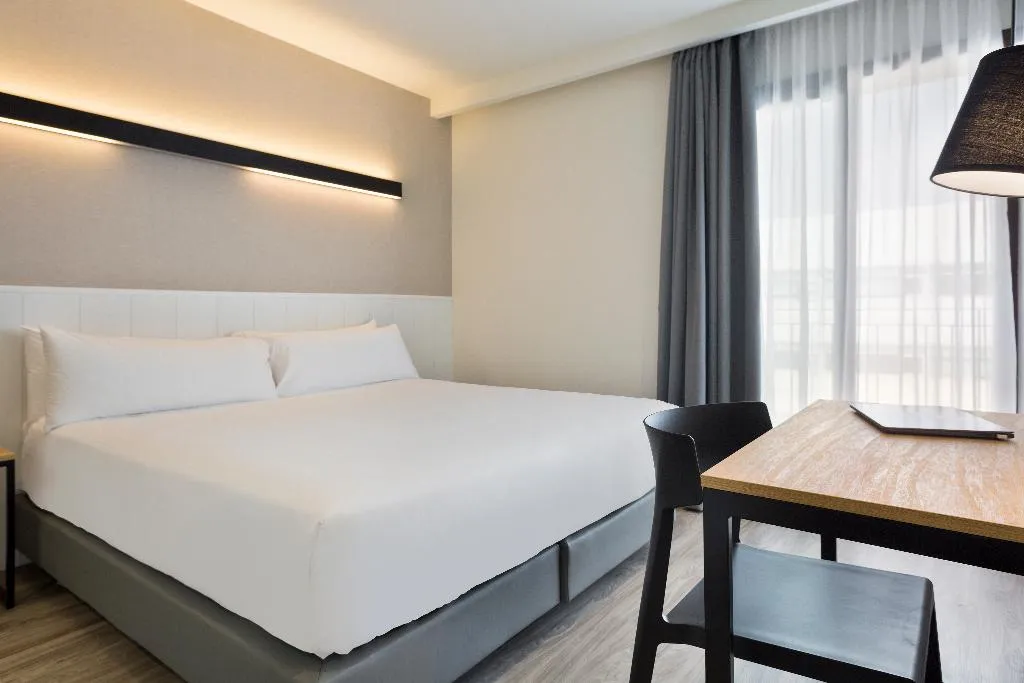DOUBLE SUPERIOR Room, Acta bcn 40, Barcelona