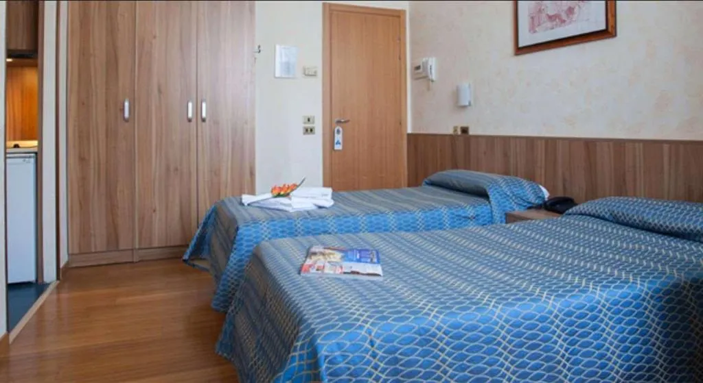 Room, Residence Lepontina, Milan