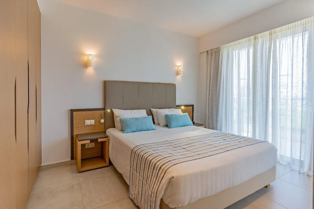 SUITE DELUXE ONE BEDROOM Room, Minos, Crete