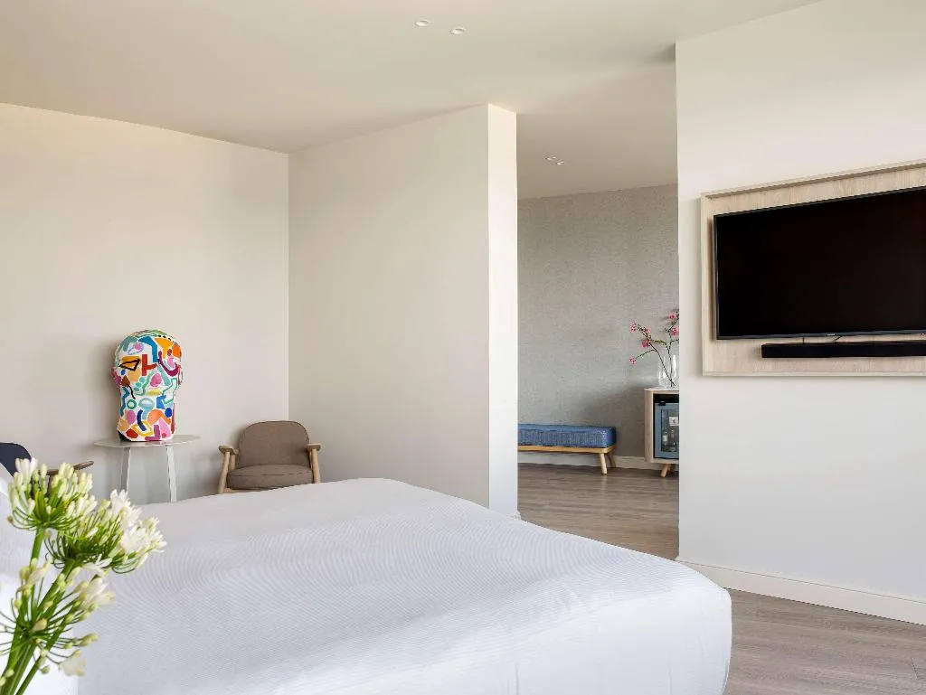 Room, ME Sitges Terramar, Costa Brava