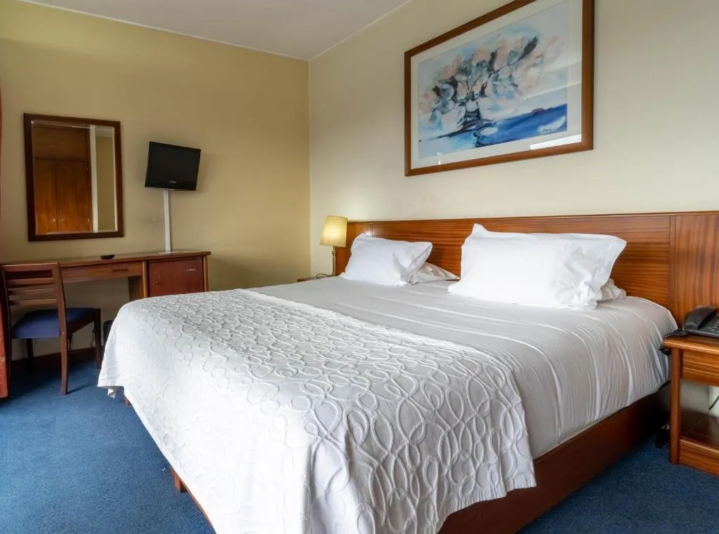 DOUBLE QUEEN SIZE BED Room, A.S. São João da Madeira, Porto