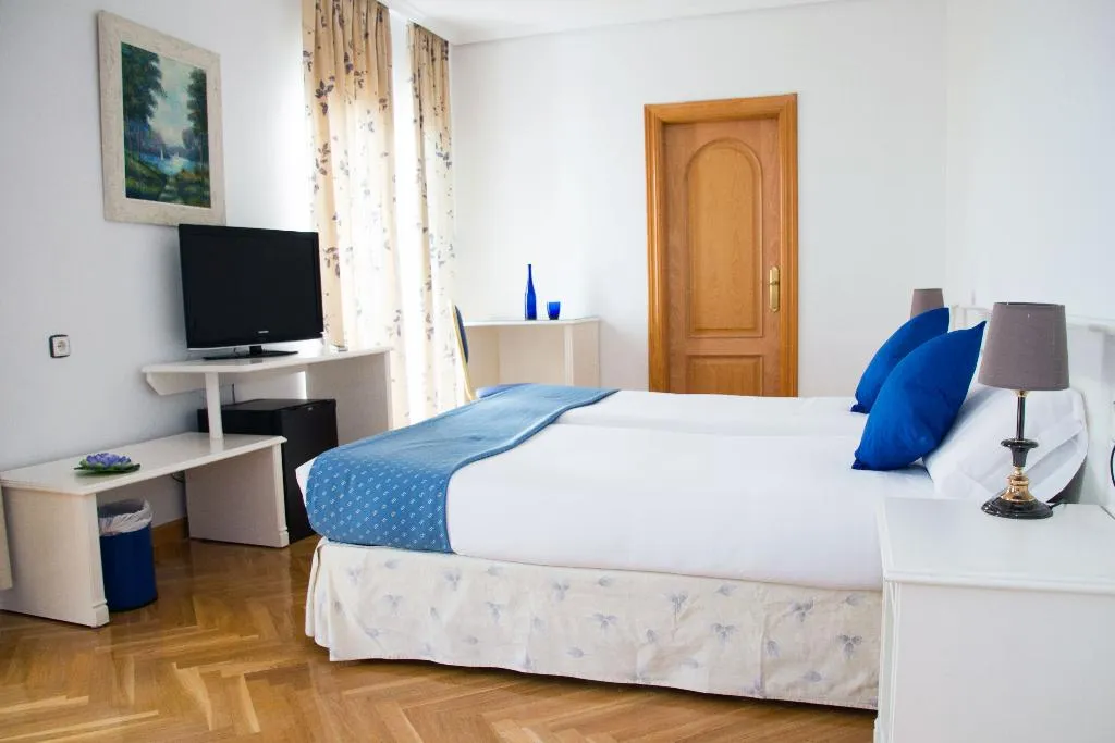 DOUBLE STANDARD Room, Checkin Parla Madrid, Madrid