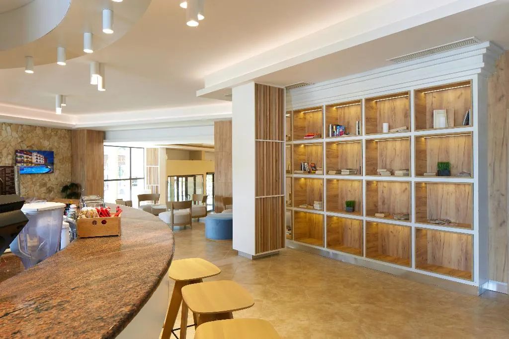 Lobby, Nobel Ultra All Inclusive - Free Beach Access, Bourgas