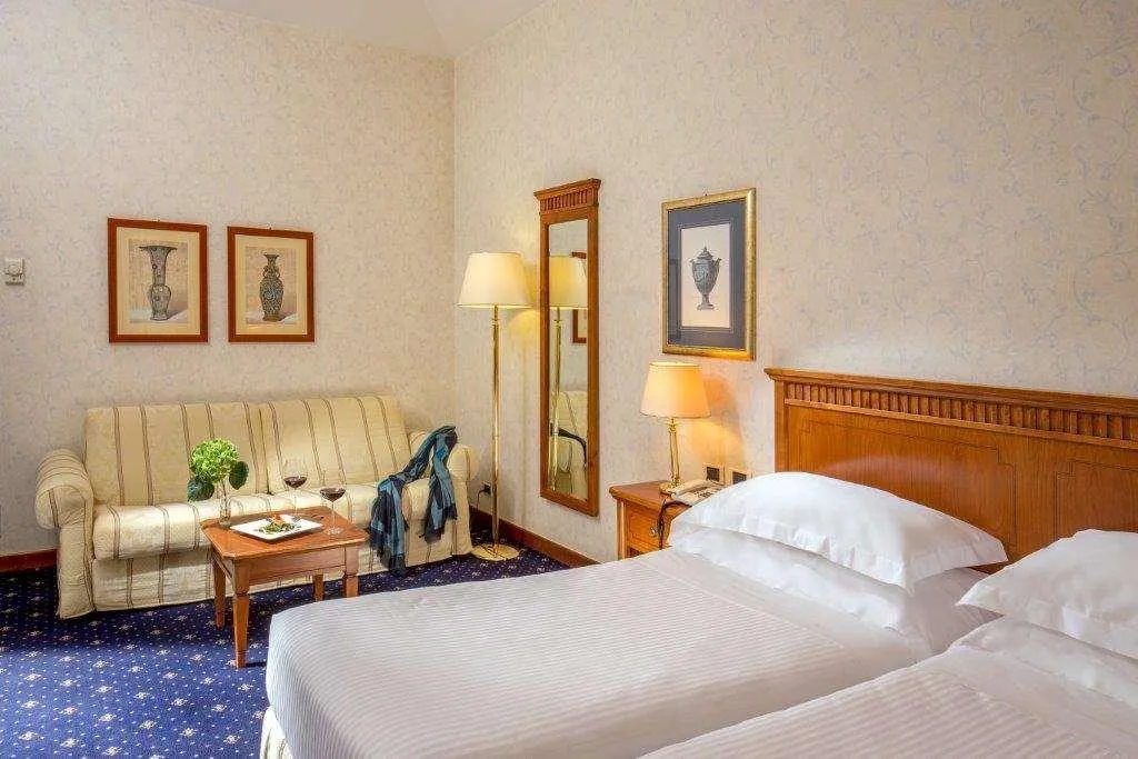 Room, UNA HOTELS Empire Roma, Rome