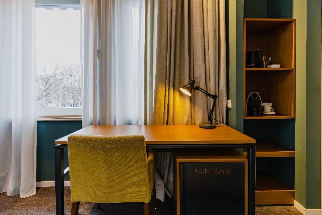 JUNIOR SUITE STANDARD Room, Hotel De Hallen, Amsterdam