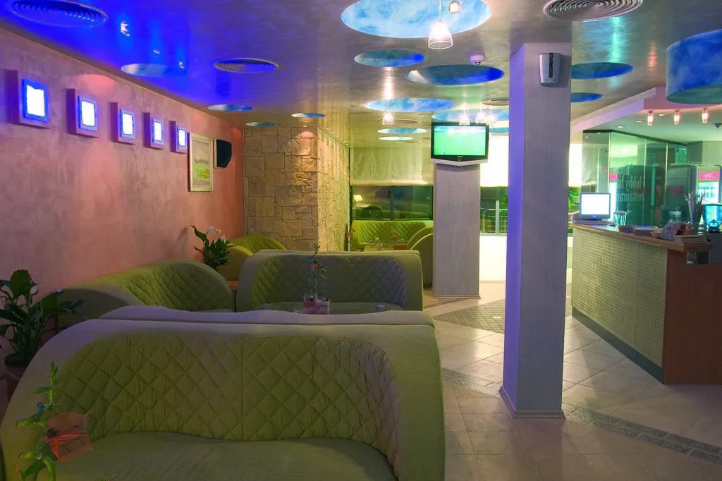 Lobby, Divesta, Varna