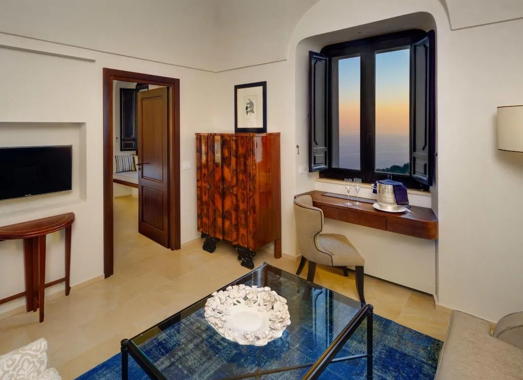 SUITE DELUXE SEA VIEW Room, Monastero Santa Rosa Hotel & Spa, Naples