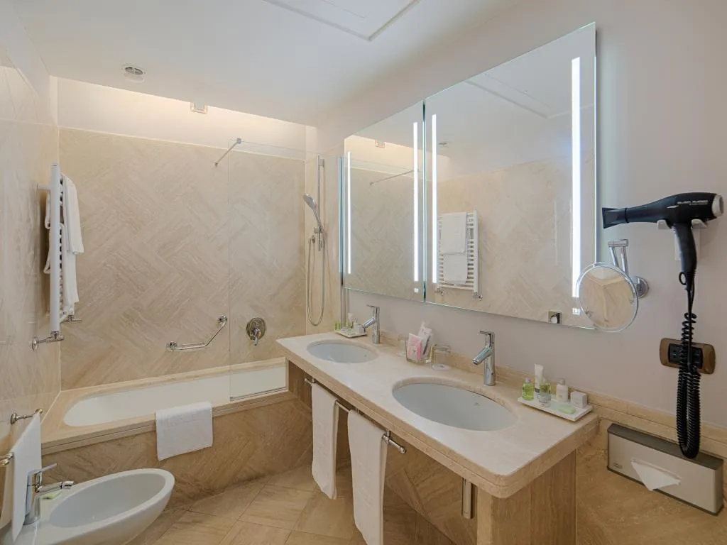 TRIPLE STANDARD Room, NH Roma Villa Carpegna, Rome