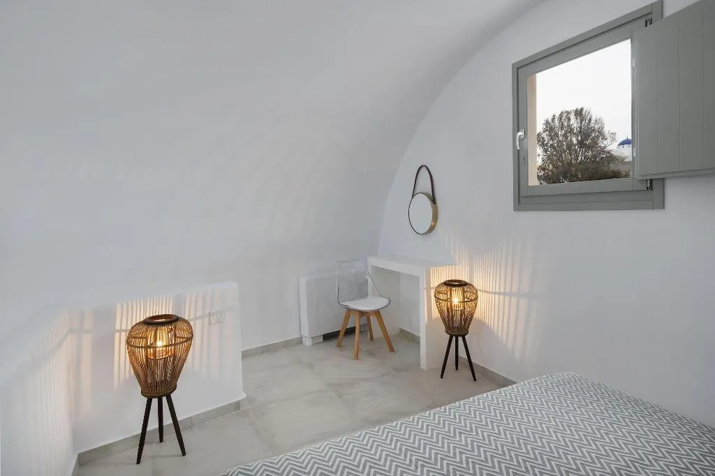Room, Seven Suites, Santorini