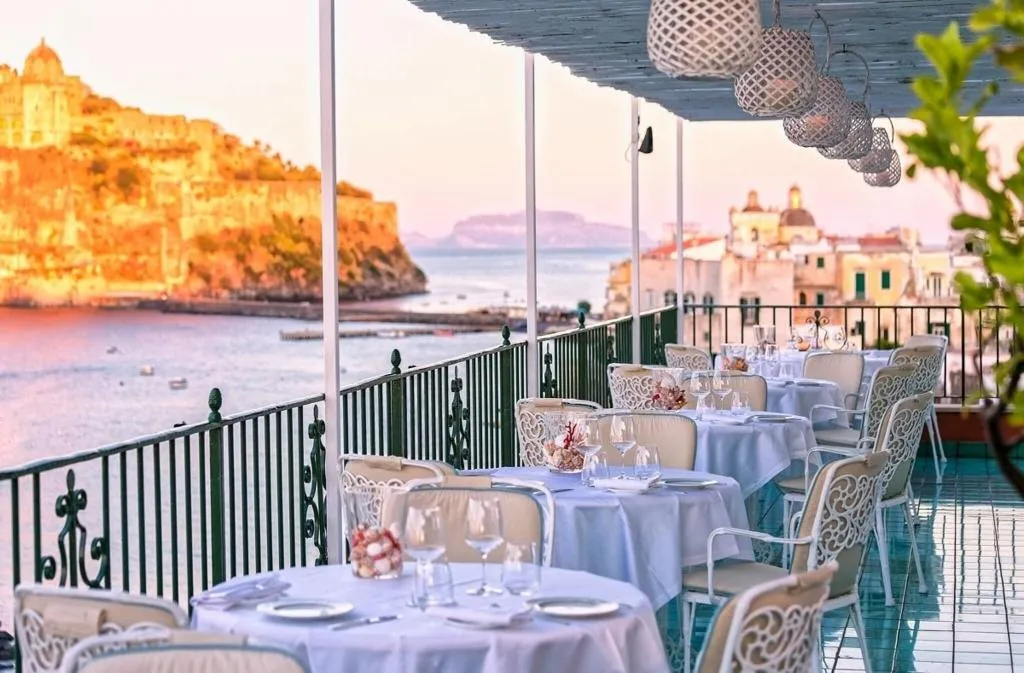 Restaurant, Miramare e Castello, Naples